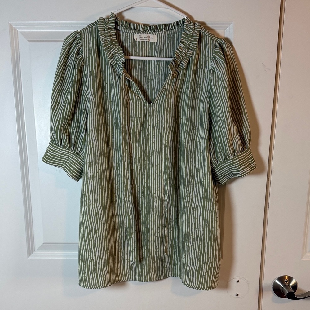 Doe and Rae Striped Green Sleek Minimalist Blouse Size Small